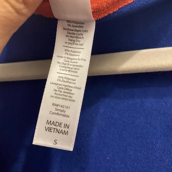 LuLaRoe Varsity stripe perfect tee - Picture 3 of 3